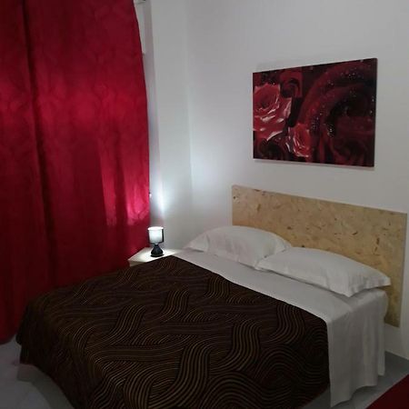 Rooms Center Wolf - Matrimoniale E Comunicanti Matera Esterno foto