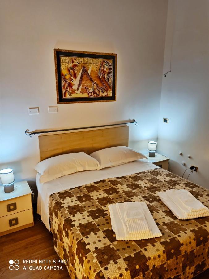 Rooms Center Wolf - Matrimoniale E Comunicanti Matera Esterno foto