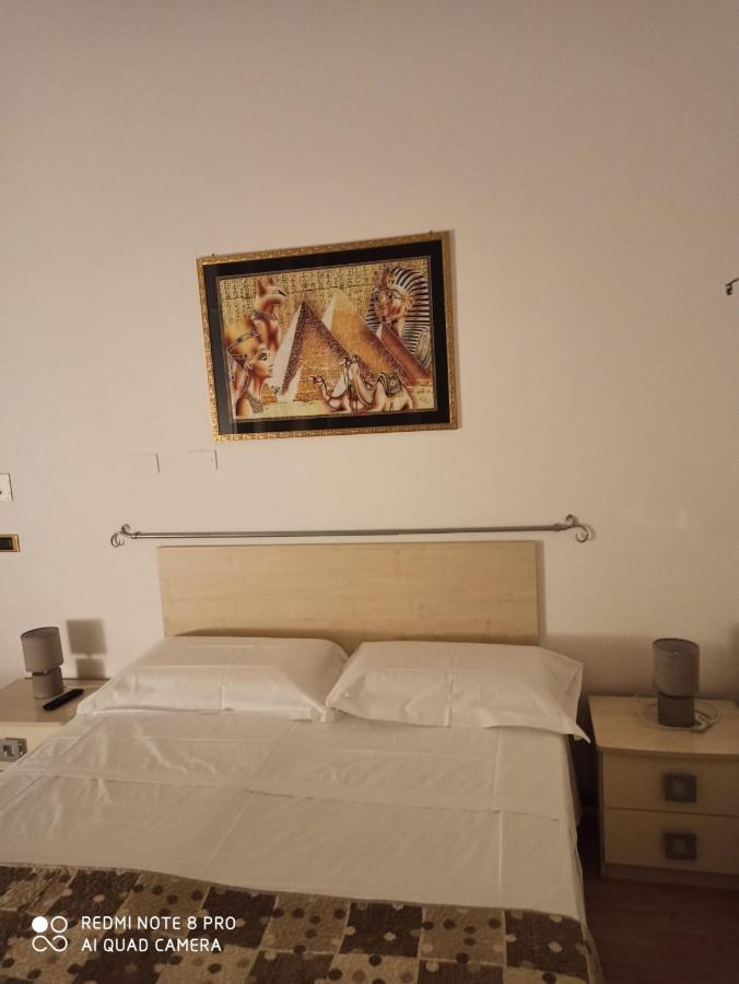 Rooms Center Wolf - Matrimoniale E Comunicanti Matera Esterno foto