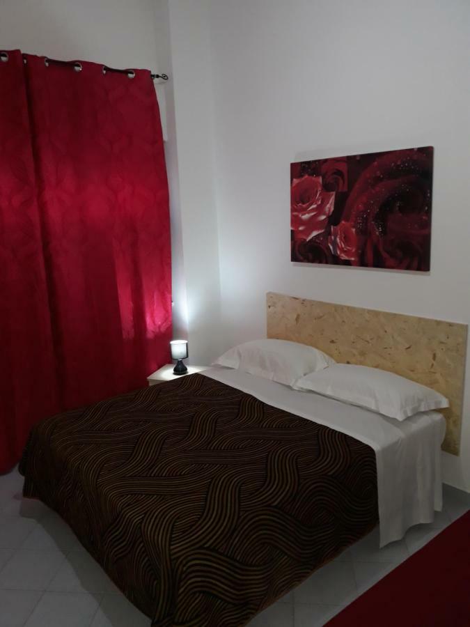 Rooms Center Wolf - Matrimoniale E Comunicanti Matera Esterno foto