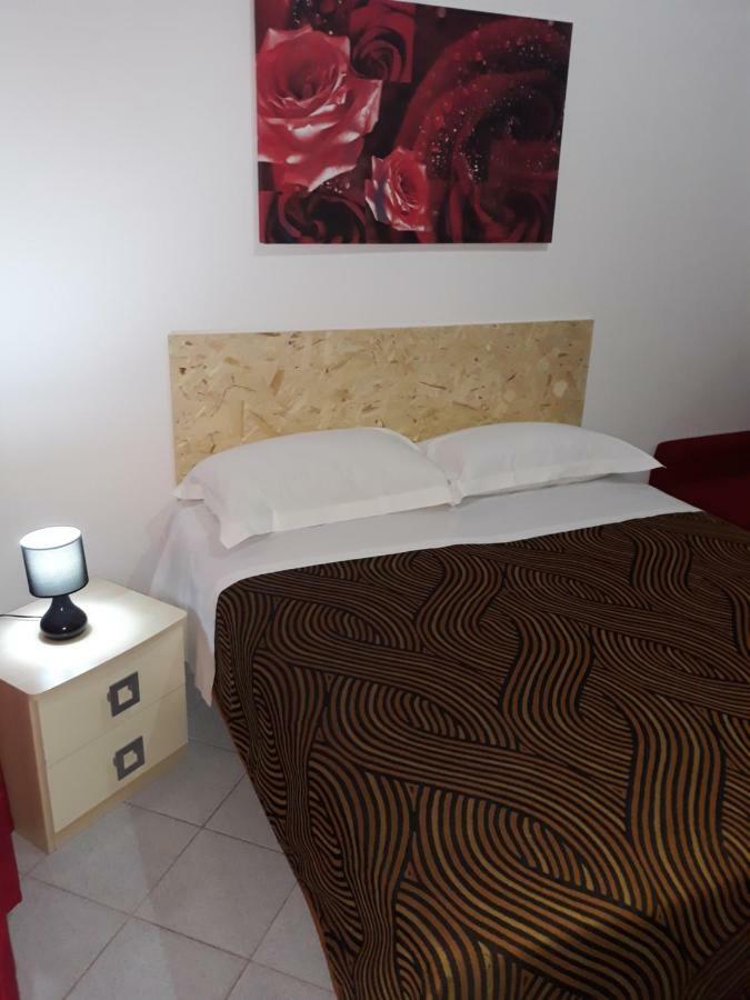 Rooms Center Wolf - Matrimoniale E Comunicanti Matera Esterno foto