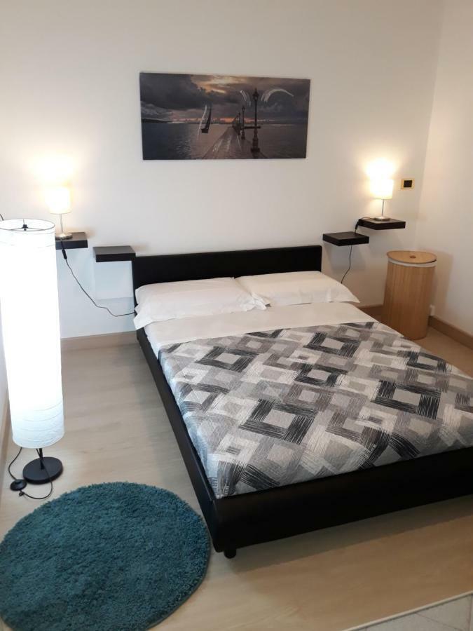 Rooms Center Wolf - Matrimoniale E Comunicanti Matera Esterno foto