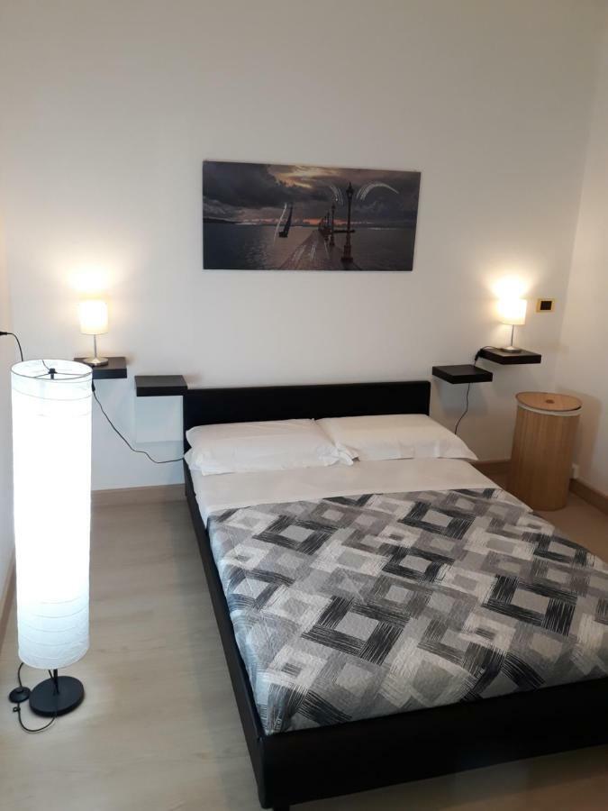 Rooms Center Wolf - Matrimoniale E Comunicanti Matera Esterno foto